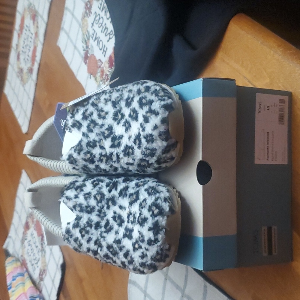 Toms